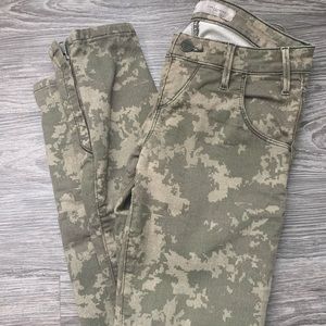 Closet Clean Out - Guess Jean Stretch